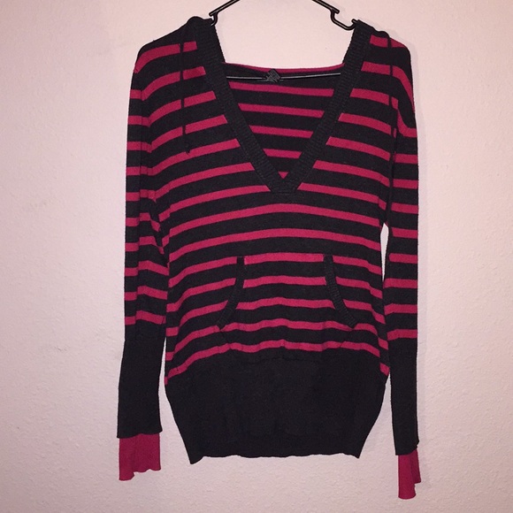 Pink and gray striped sweater - Picture 1 of 2